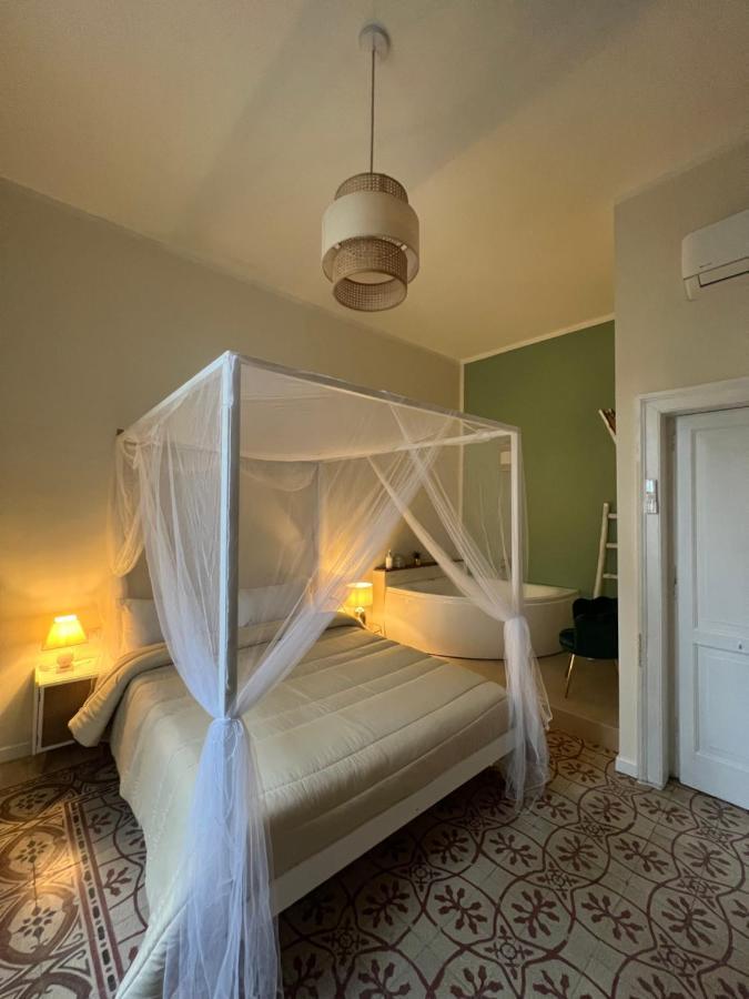 Borgo Marinaro Suite Salerno Eksteriør billede