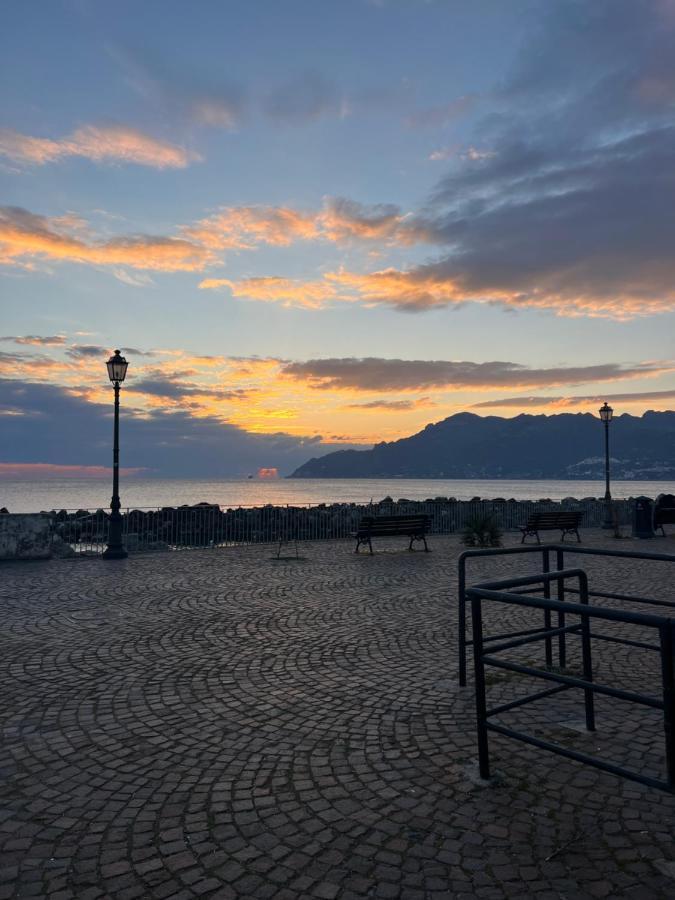 Borgo Marinaro Suite Salerno Eksteriør billede